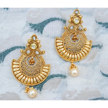 Gold Filigree Chand Bali Earrings With Maang Tikka