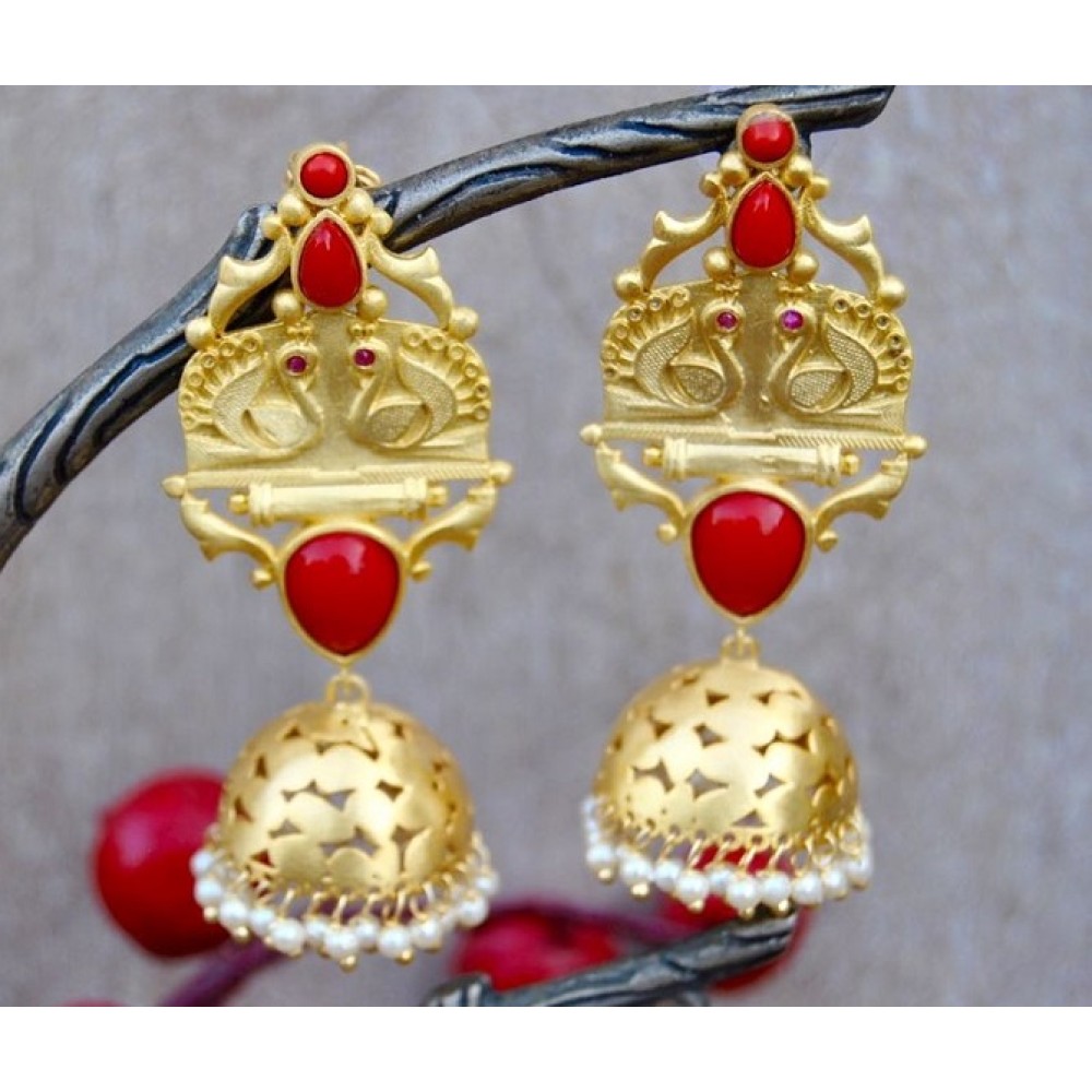 Buy Gold Swan Heart Stud Earrings - Joyalukkas